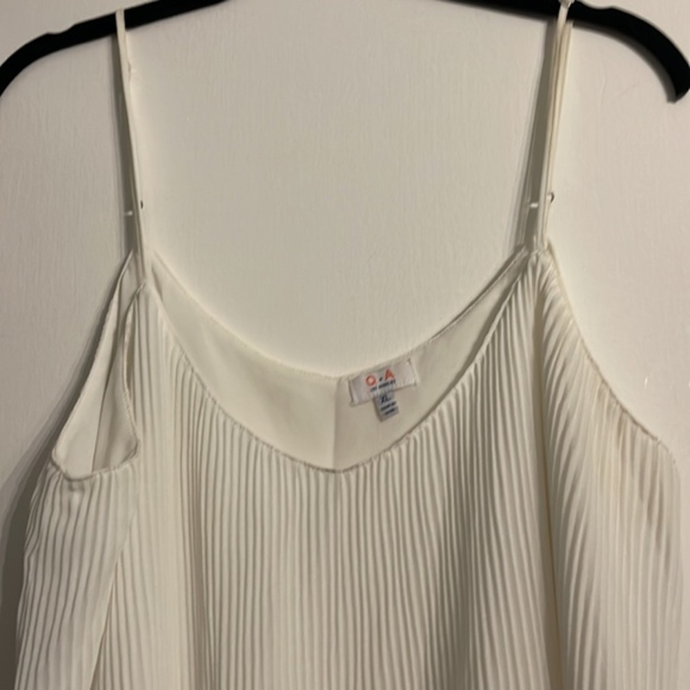 Stunning‎ tank top - Picture 2 of 3